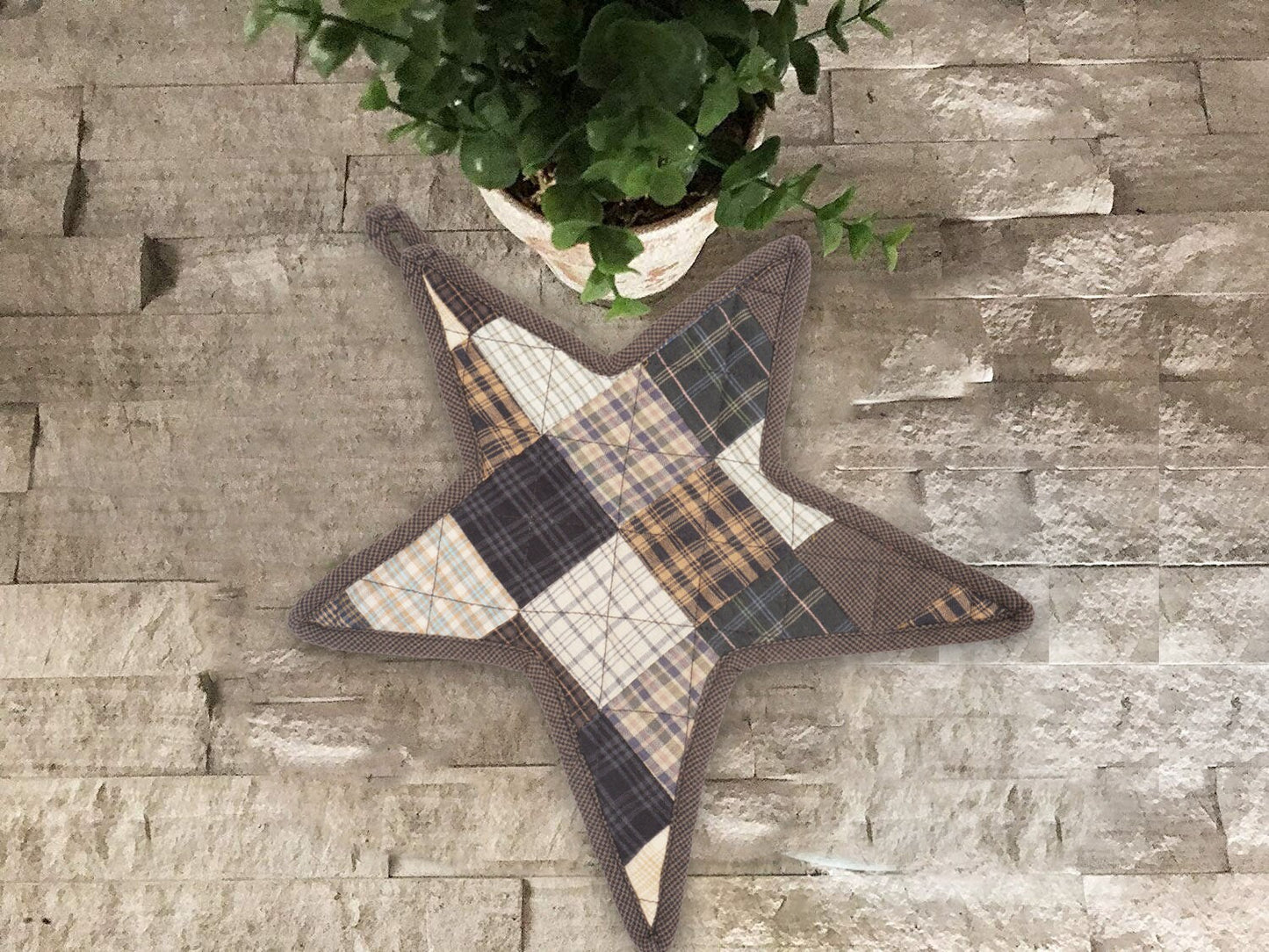 Quilted Trivet/Pot Holder/Table topper/hot pads country Farm house American star 10"x10" Patchwork by HOME HEART Brands( Made in India)