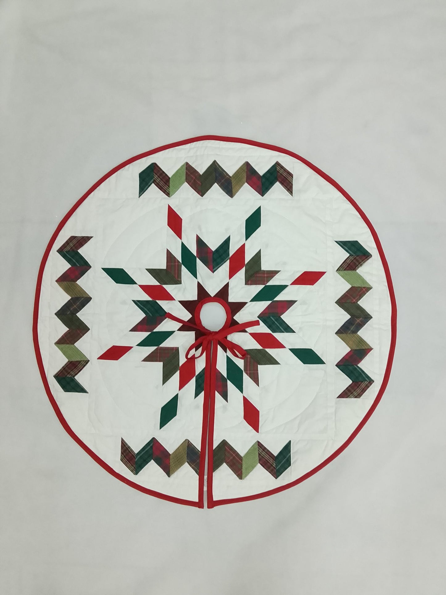 Christmas tree skirt patchwork Star Garland Quilted Christmas Tree Skirt - Calico Patchwork, Handmade by HOME HEART Brands( Made in India)