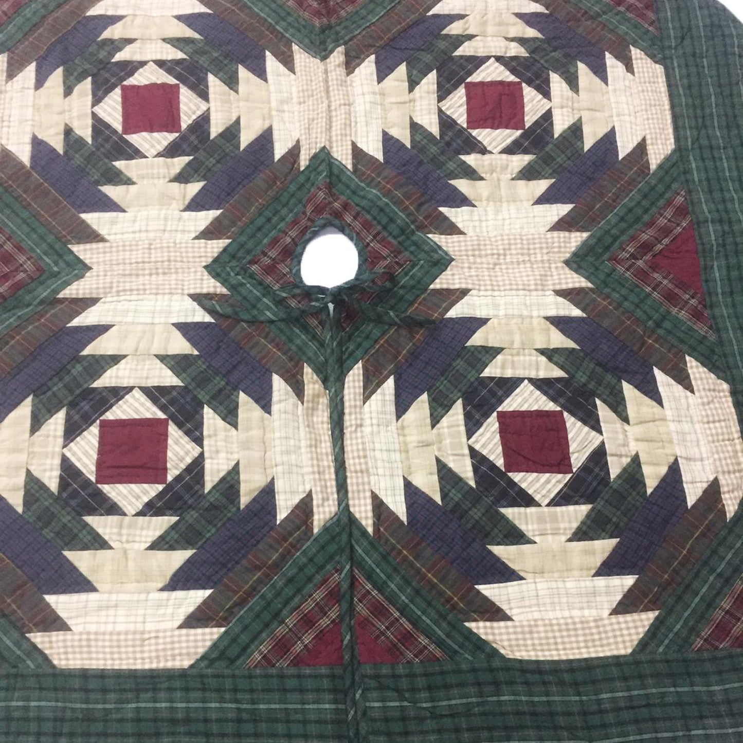 Christmas tree skirt 24" inch hand made hand quilted Pinwheel plaid thick Double Layer Heirloom Quality by HOME HEART Brands( Made in India)