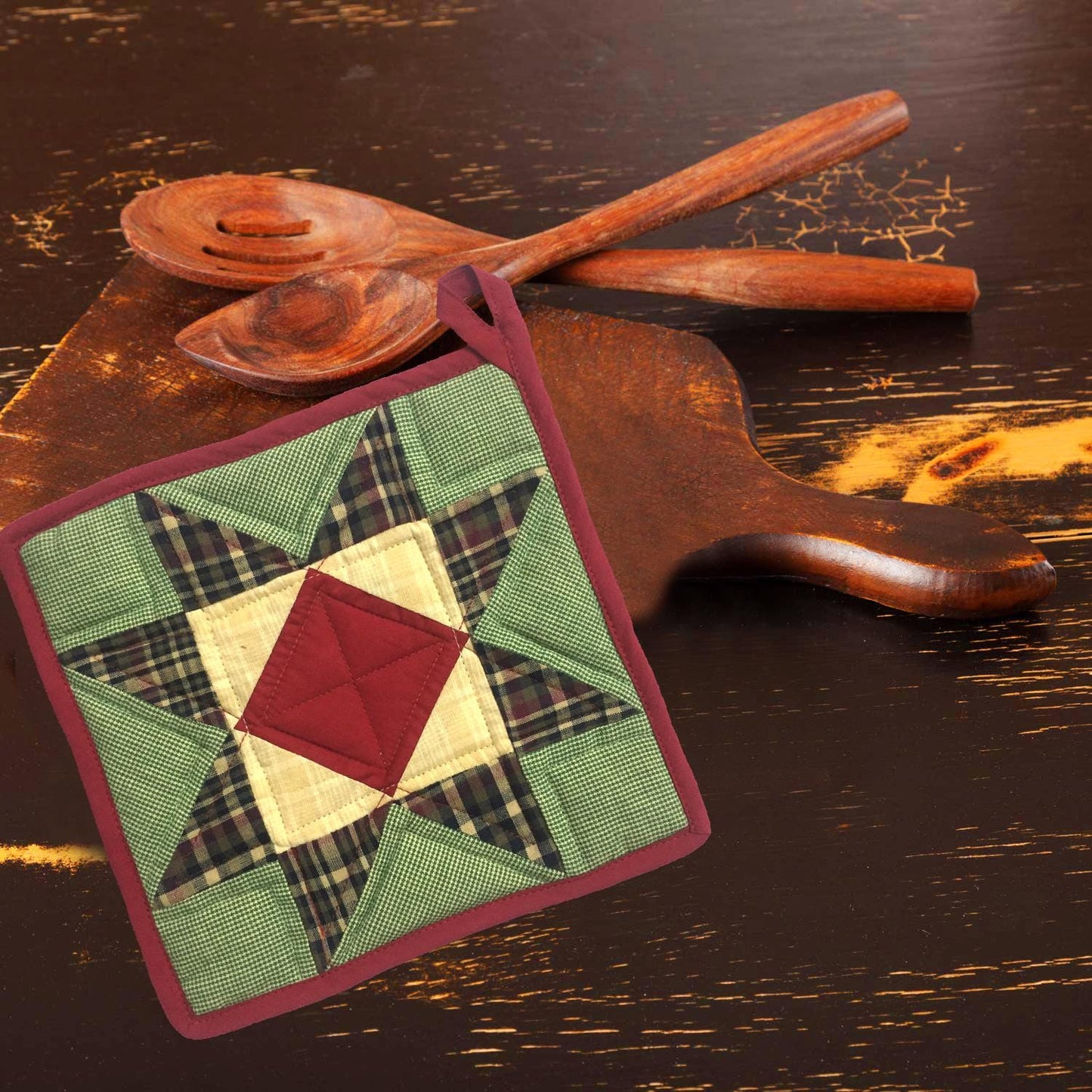 Christmas Quilted Pot Holder/Table topper/hot pads/placemat patchwork Country rising star 9"x9" by HOME HEART Brands( Made in India)