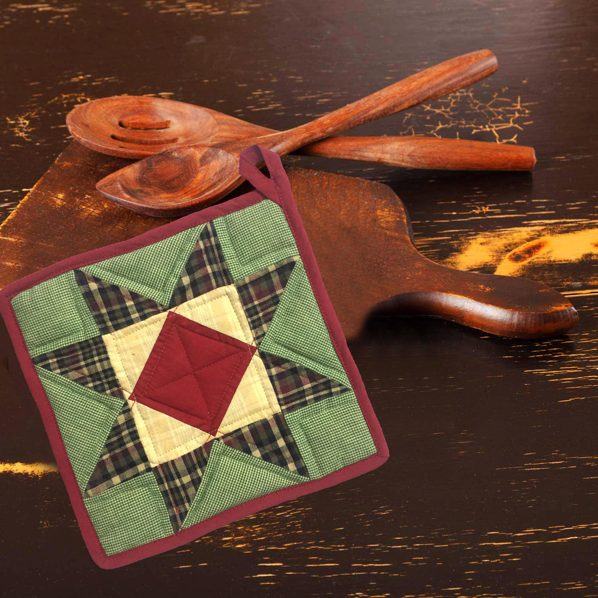 Christmas Quilted Pot Holder/Table topper/hot pads/placemat patchwork Country rising star 9"x9" by HOME HEART Brands( Made in India)