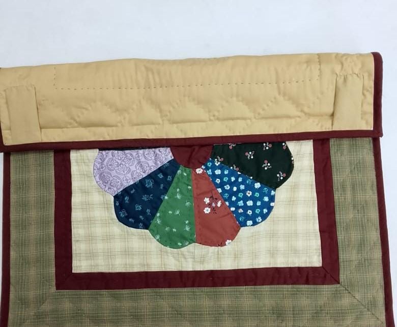 Table runner hand quilted, patchwork, Table Toppers Calico Dresden plate Patchwork quilted Table runner by HOME HEART Brands(made in INDIA)