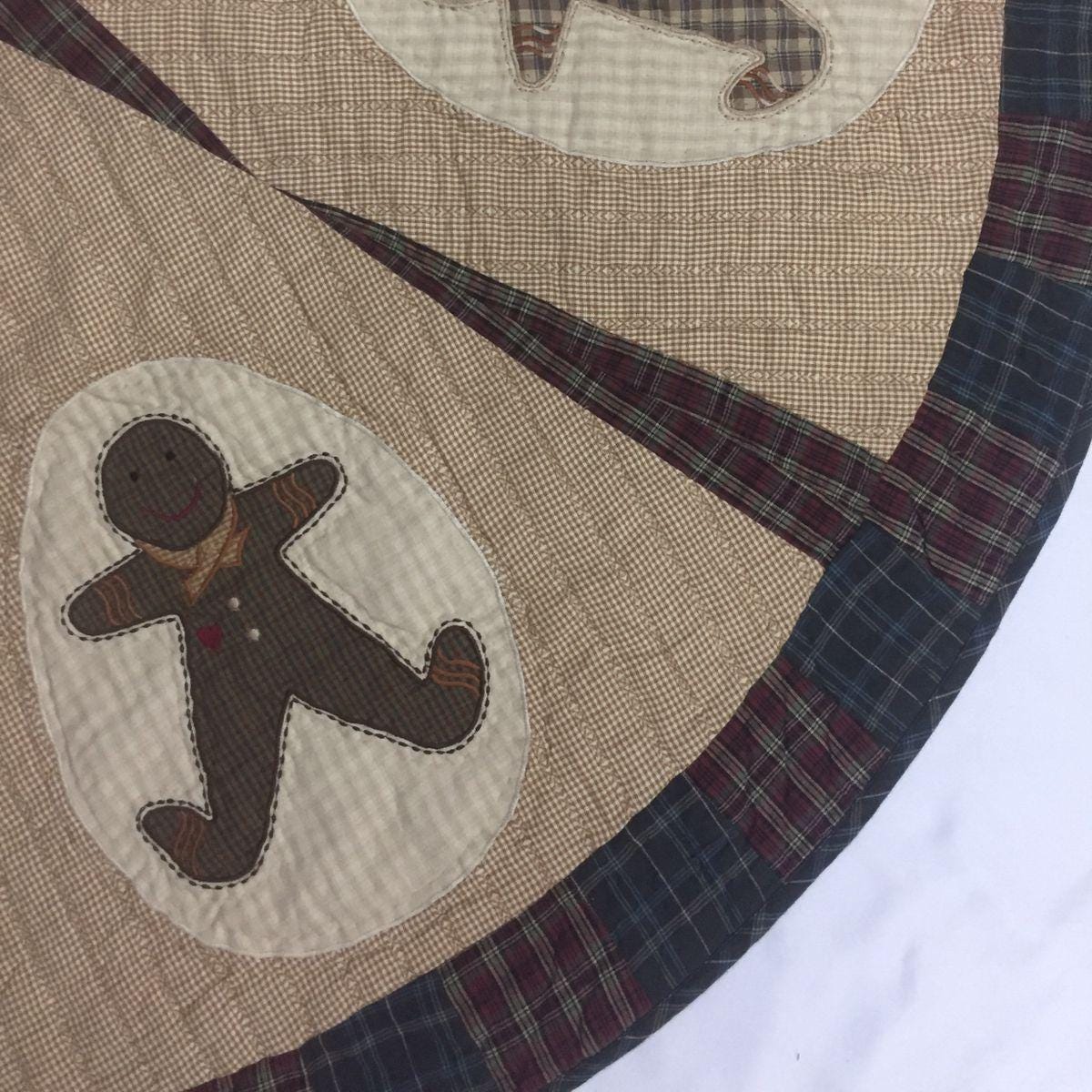Christmas tree skirt hand made hand quilted patchwork embroidered Ginger bread plaid thick Heirloom by HOME HEART Brands(Made in India)