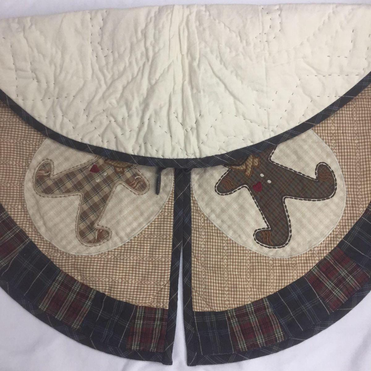 Christmas tree skirt hand made hand quilted patchwork embroidered Ginger bread plaid thick Heirloom by HOME HEART Brands(Made in India)