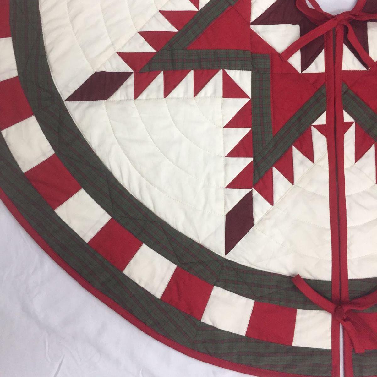Christmas tree skirt quilted patchwork Feathered Star calico Thick Double Layer Heirloom Quality by HOME HEART Brands( Made in India)