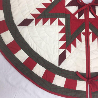 Christmas tree skirt quilted patchwork Feathered Star calico Thick Double Layer Heirloom Quality by HOME HEART Brands( Made in India)