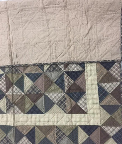 Throw Quilt, Wall hanging ,Table Toppers & baby quilt kaleidoscope country Hand Quilted cotton quilt by Home Heart brands (Made in India)