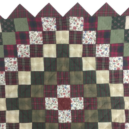 Hand quilted Block Quilt, Table Topper, Throw quilt Winterberry Garden Calico cotton zig zag quilt by Home Heart brands (Made in India)