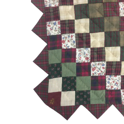 Hand quilted Block Quilt, Table Topper, Throw quilt Winterberry Garden Calico cotton zig zag quilt by Home Heart brands (Made in India)