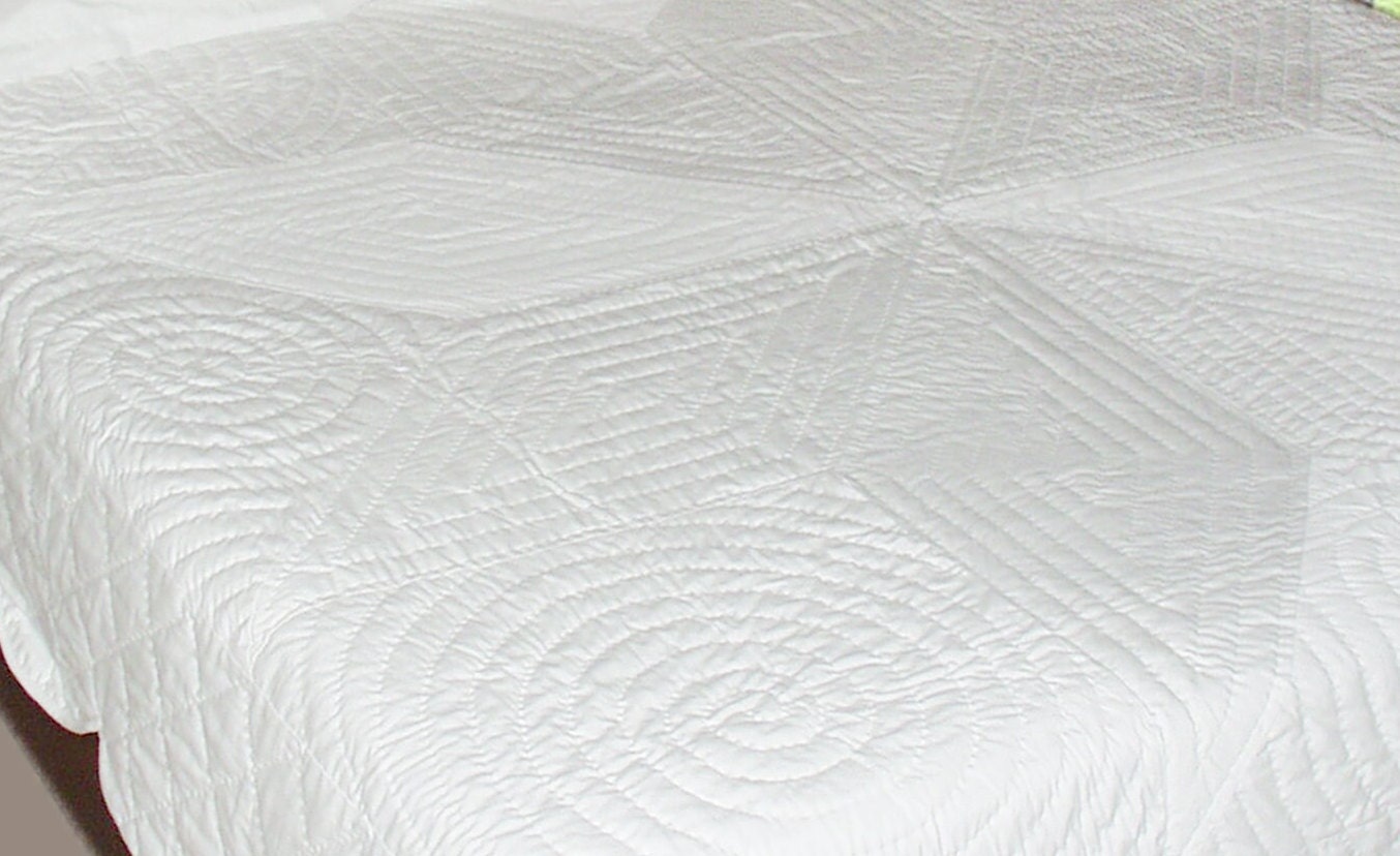 Victorian Lone Star Hand Quilted Patchwork Design off white calico Fabric bedspread quilts by HOME HEART Brands