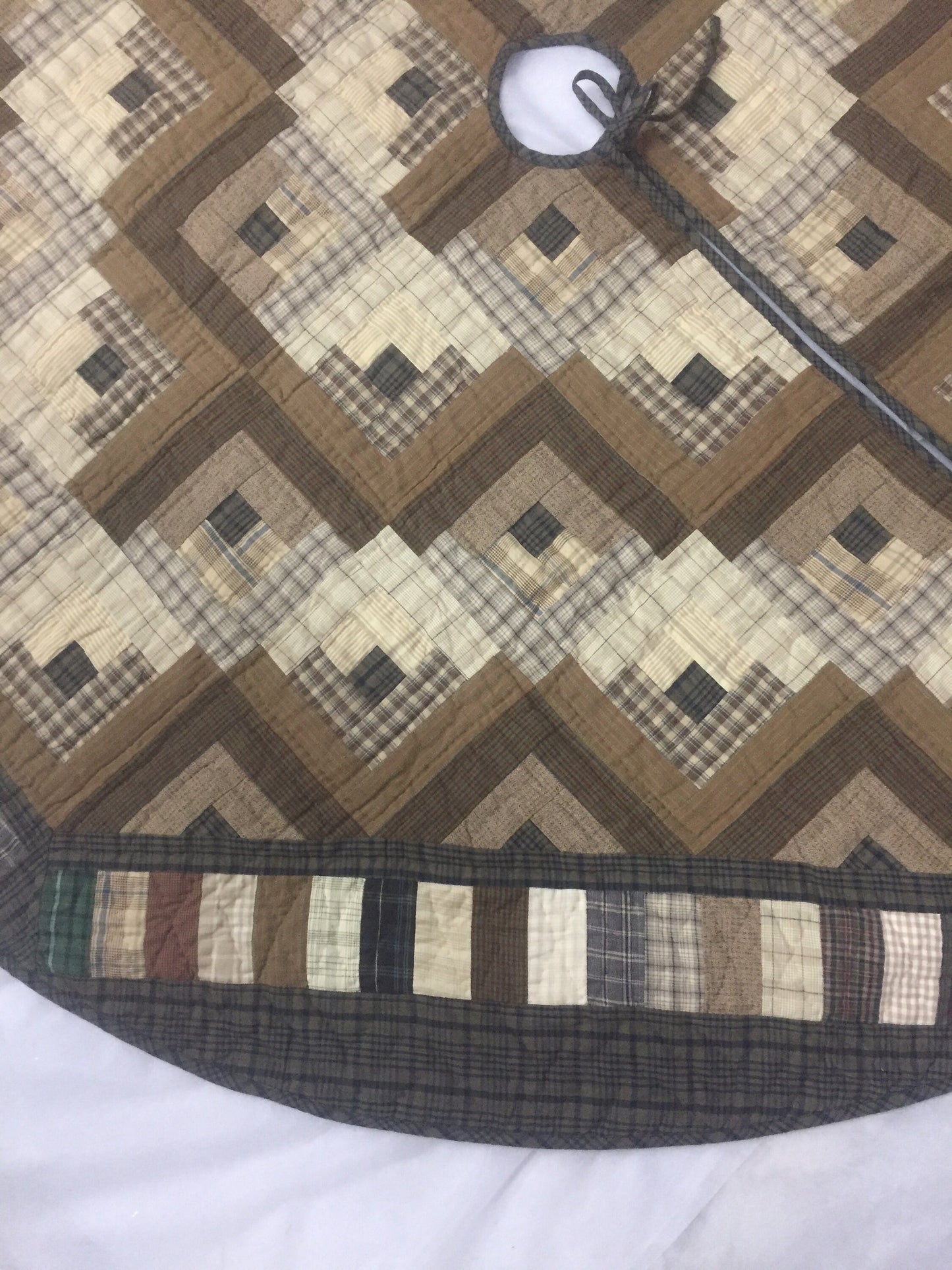 Christmas tree skirt large 62" round hand quilted Country log cabin patchwork Heirloom Quality Thick by HOME HEART Brands (Made in India)
