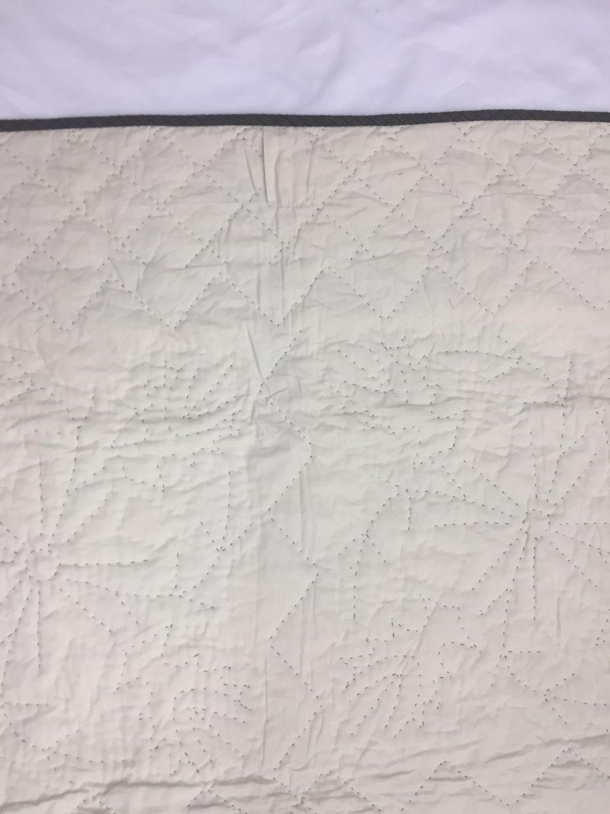 Hand made Throw Quilt, Table Toppers 44"x44" christmas poinsettia embroidered Hand Quilted Cotton quilt by Home Heart brands (Made in India)