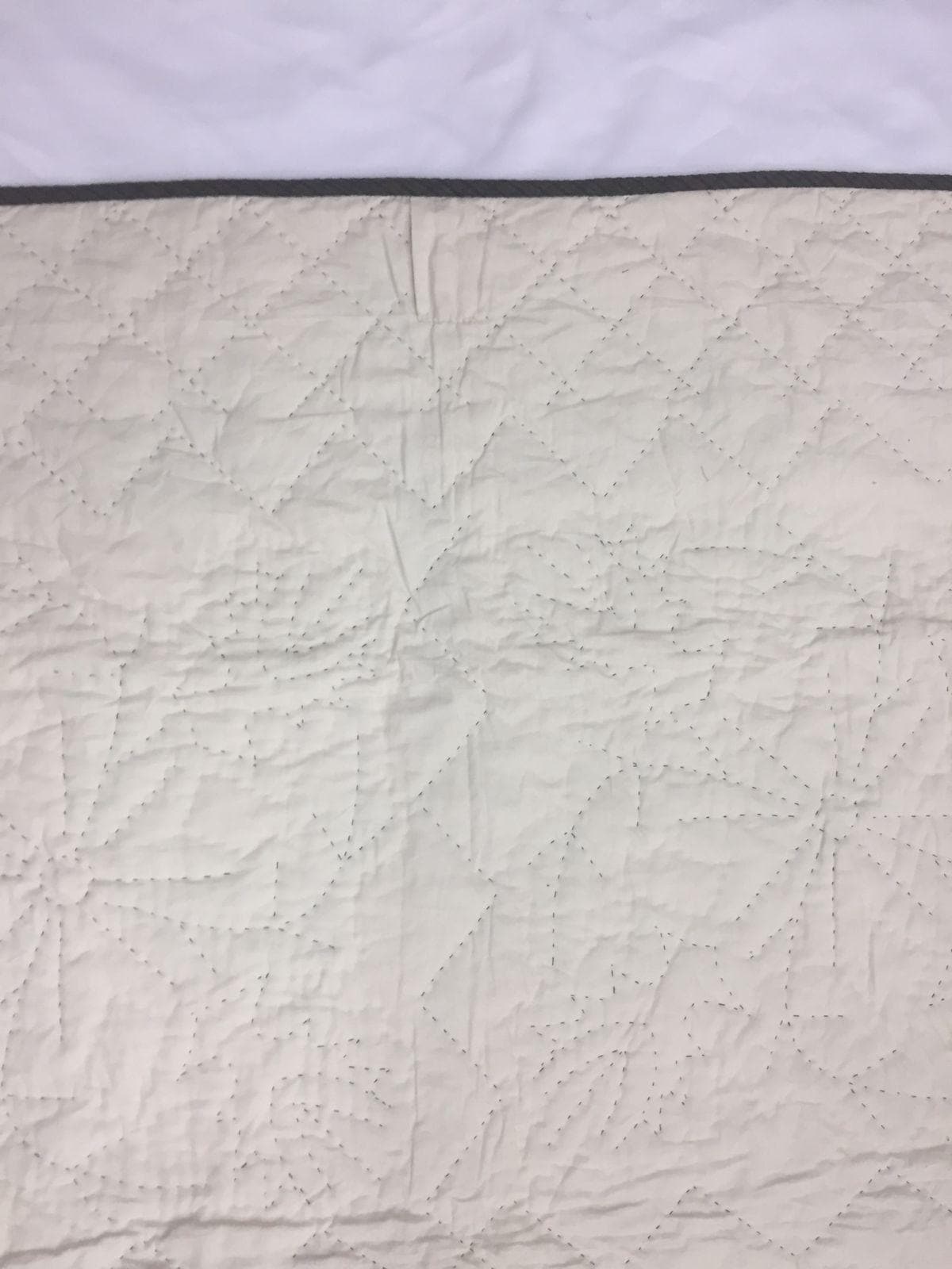 Hand made Throw Quilt, Table Toppers 44"x44" christmas poinsettia embroidered Hand Quilted Cotton quilt by Home Heart brands (Made in India)