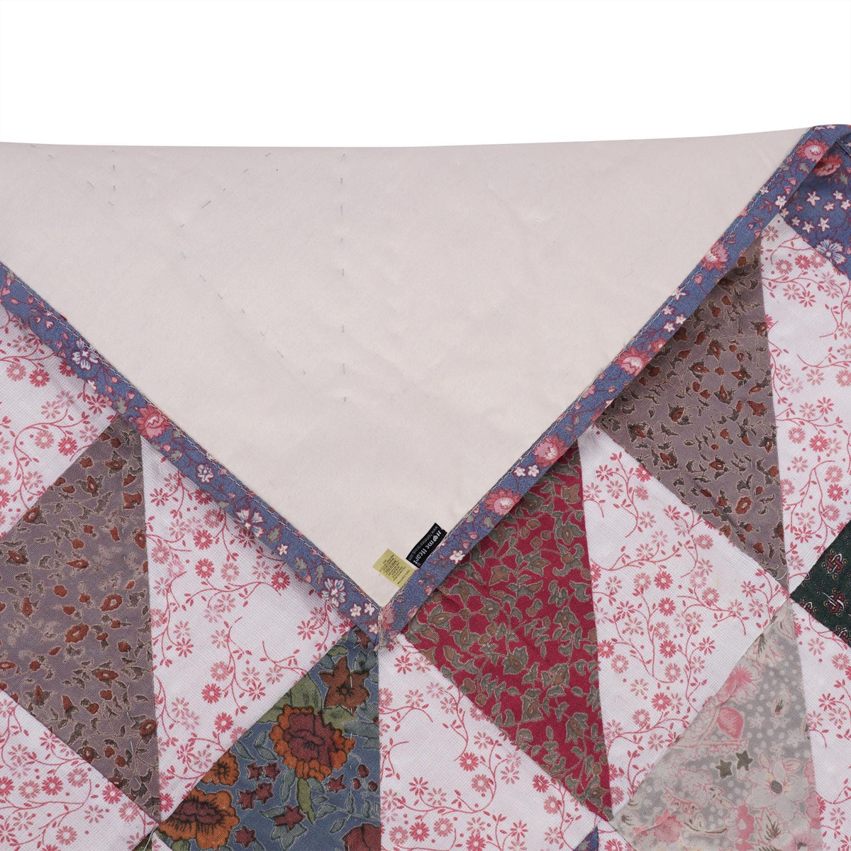 Hand Quilted small quilt 20"x20" table topper,square block, wall hanging Calico Flying Geese rod pocket by HOME HEART Brands(Made in India)