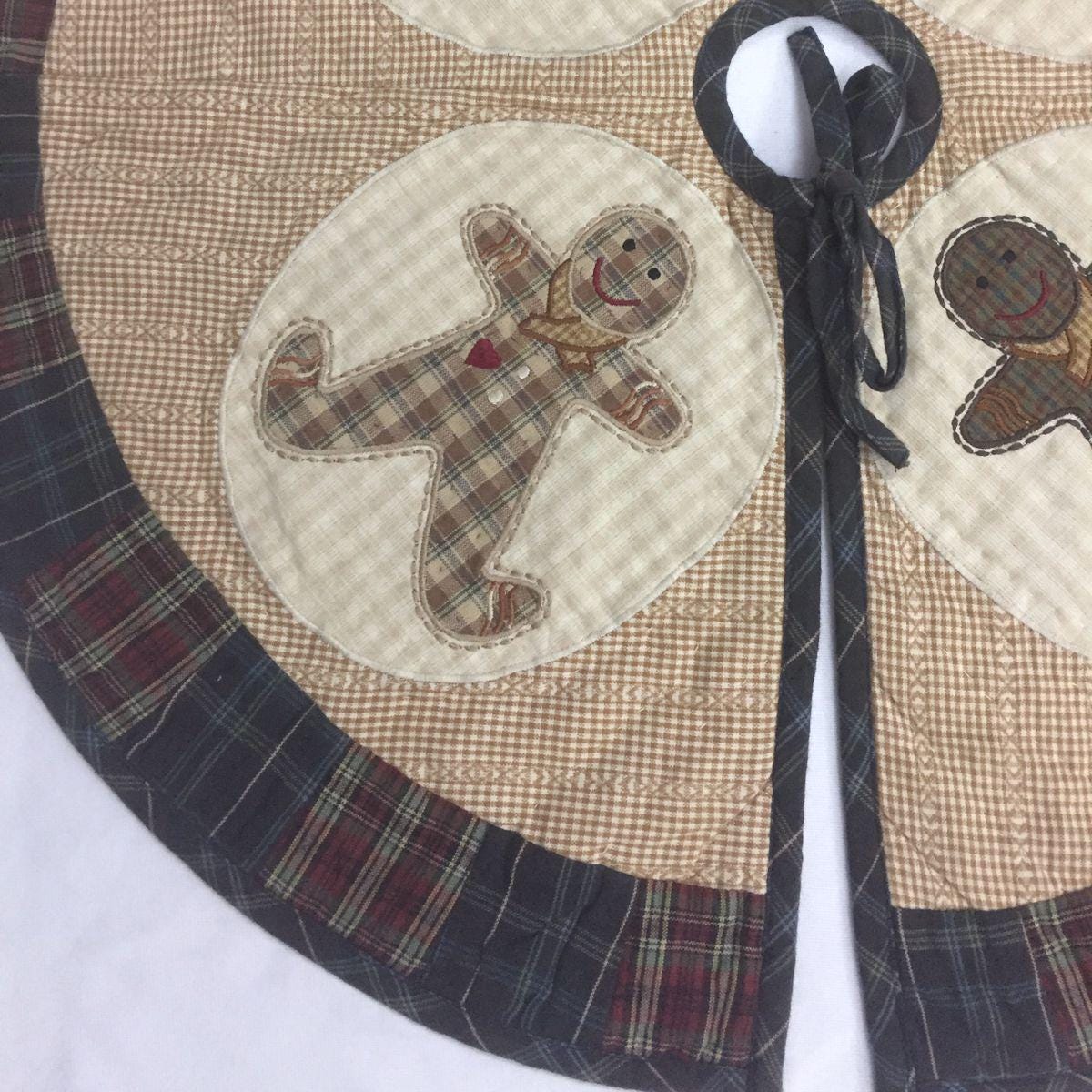 Christmas tree skirt hand made hand quilted patchwork embroidered Ginger bread plaid thick Heirloom by HOME HEART Brands(Made in India)