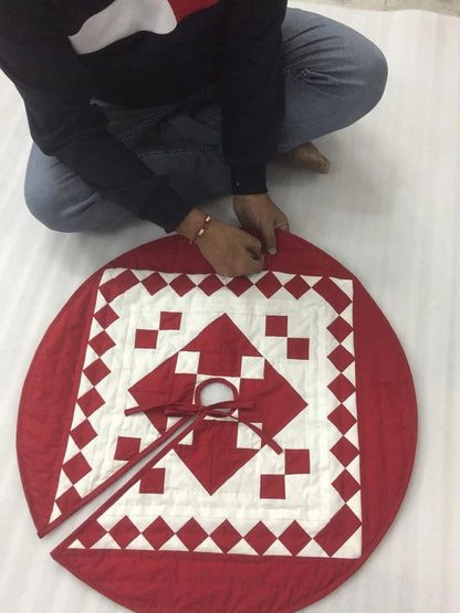 Christmas tree skirt hand made quilted patchwork Red Diamond calico Thick Double Layer Heirloom Quality by HOME HEART Brands(Made in India)
