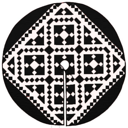Christmas tree skirt hand made hand quilted patchwork country Black Diamond quilt Heirloom Quality by HOME HEART Brands(Made in India)