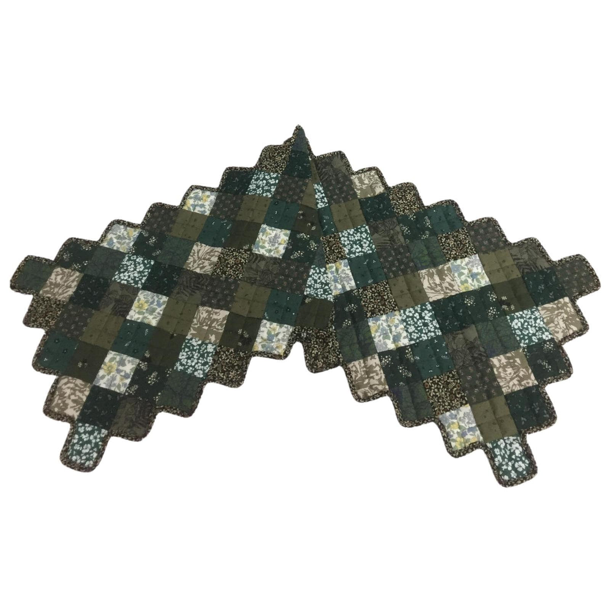 Quilted Table runner zig zag patchwork Table Runner ,table Toppers Green Calico cotton mix floral fabric by HOME HEART Brands(made in INDIA)