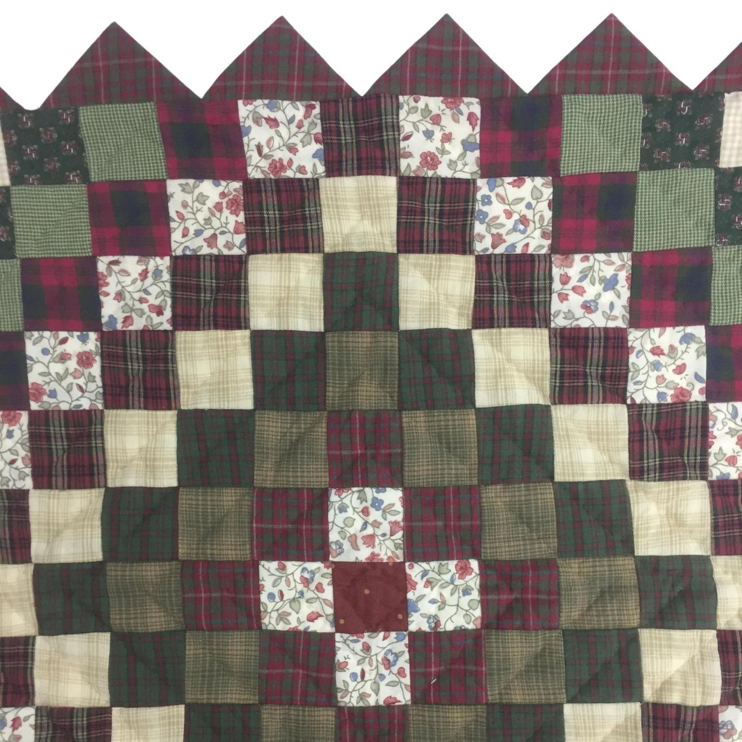 Hand quilted Block Quilt, Table Topper, Throw quilt Winterberry Garden Calico cotton zig zag quilt by Home Heart brands (Made in India)