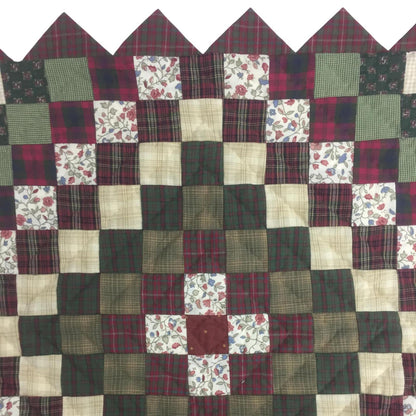Hand quilted Block Quilt, Table Topper, Throw quilt Winterberry Garden Calico cotton zig zag quilt by Home Heart brands (Made in India)