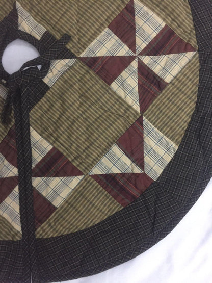 Christmas tree skirt 24" Round for Tabletop Trees. Christmas Star hand Quilted Handmade Heirloom Quality by HOME HEART Brands(Made in India)