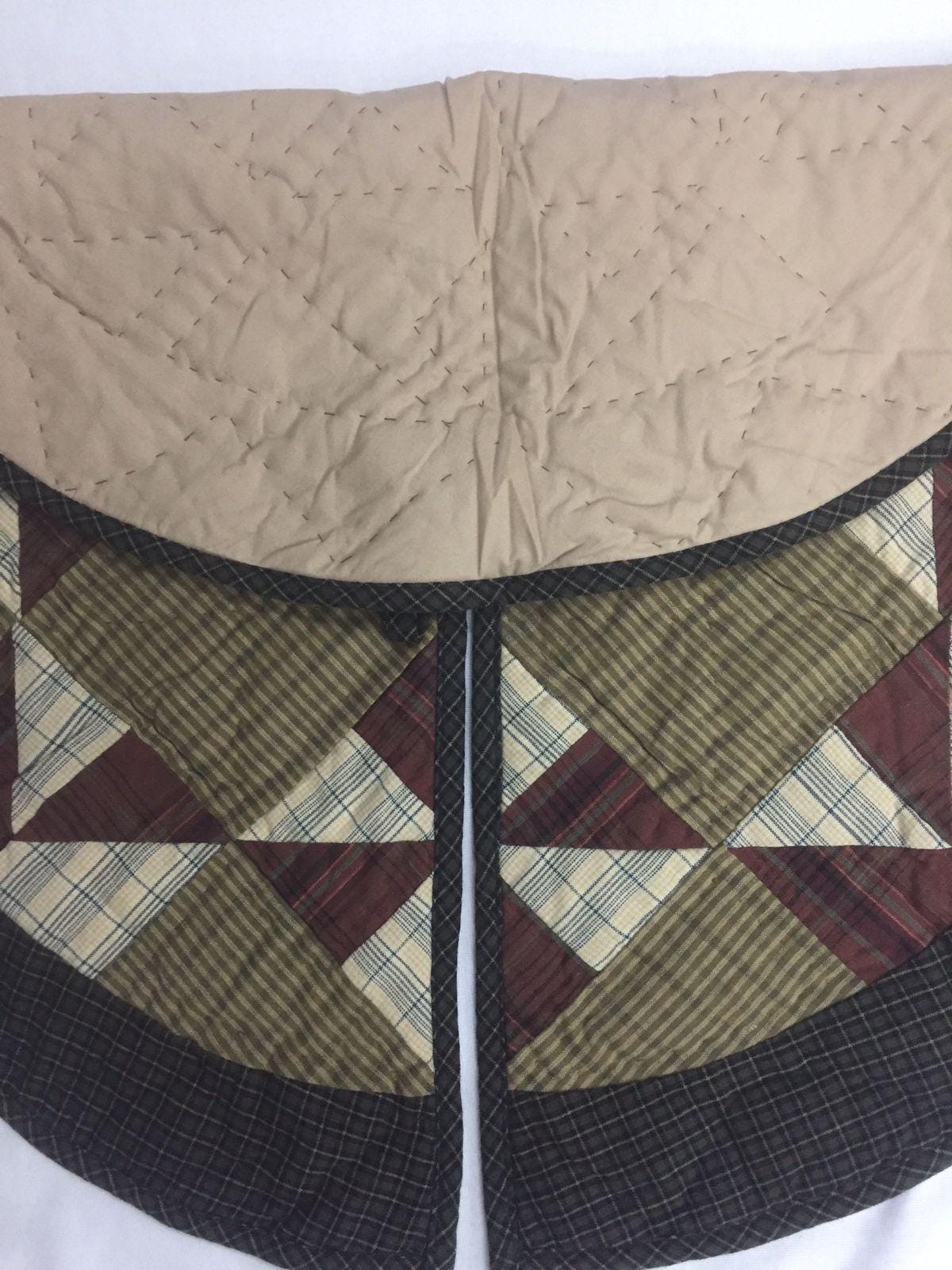Christmas tree skirt 24" Round for Tabletop Trees. Christmas Star hand Quilted Handmade Heirloom Quality by HOME HEART Brands(Made in India)