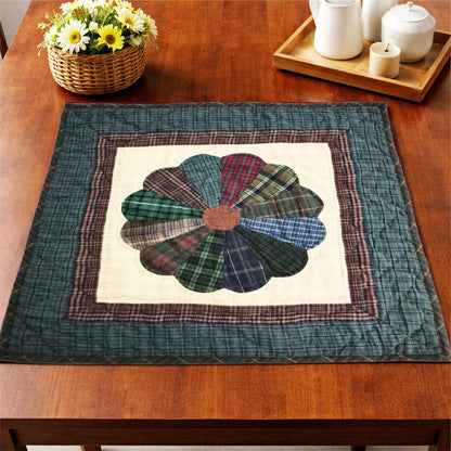 Hand made Hand quilted patchwork small Quilt, Table Topper 19"x19 Country Dresden plate Block quilt by Home Heart brands (Made in India)