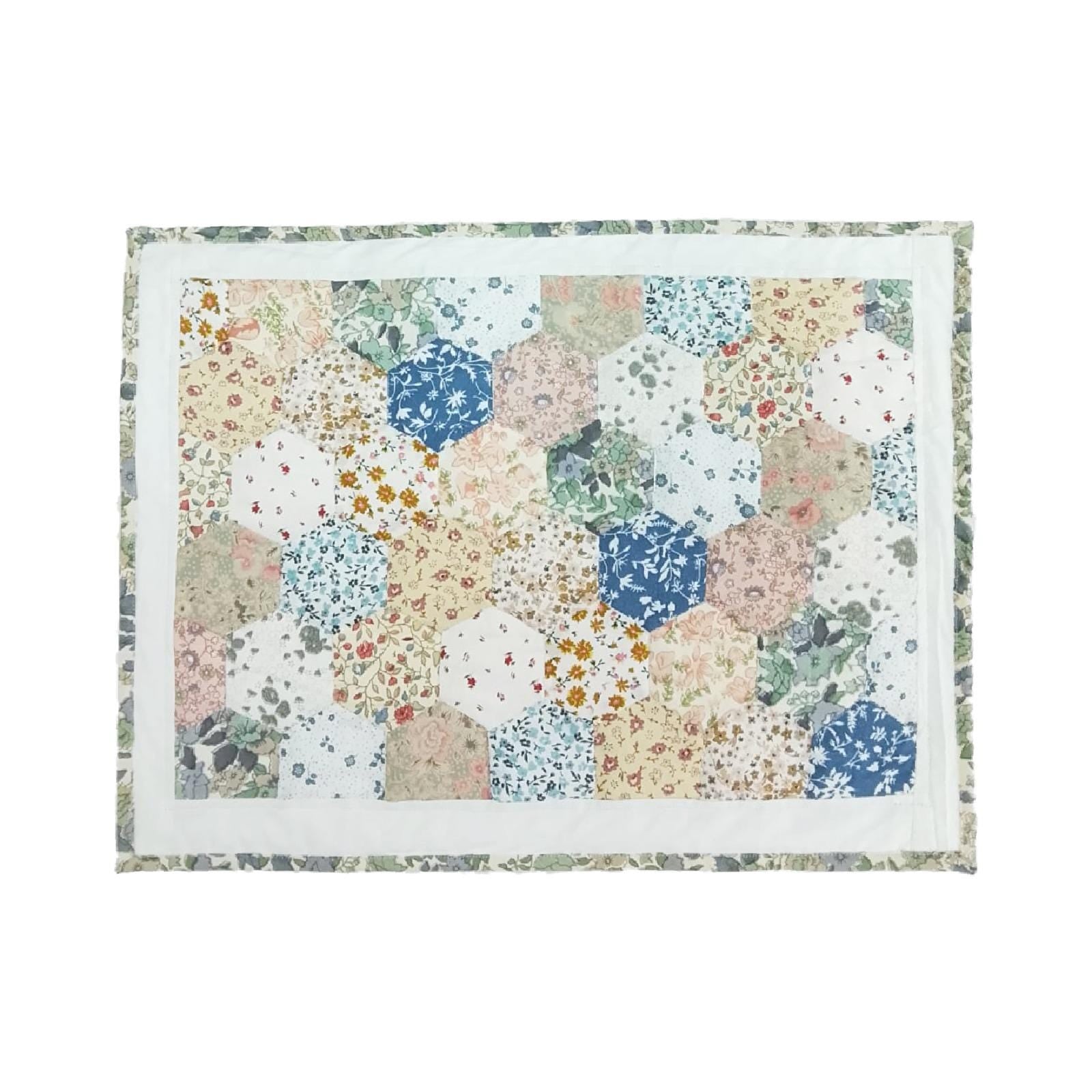 quilted Hexagon placemats tablemats patchwork Calico Country Floral 14"X19" by HOME HEART Brands (Made in India)